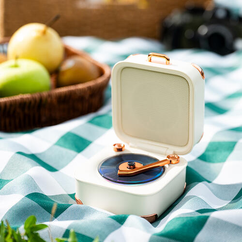 playpop Retro Vinyl Speaker - White (Bluetooth)