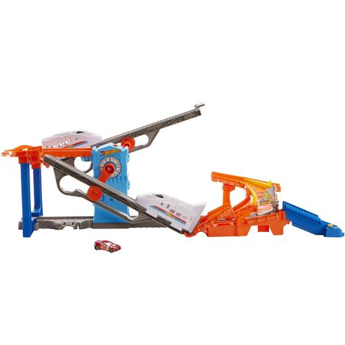 Hot Wheels Stunt Train Express Playset (With 1 Vehicle)