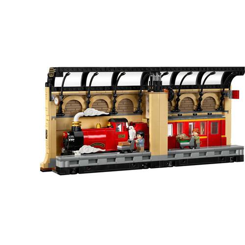 LEGO Harry Potter Book Nook: Hogwarts Express 76450