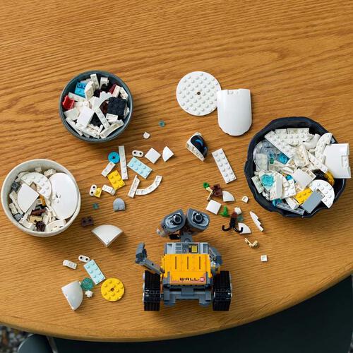 LEGO Disney WALL-E and EVE 43279