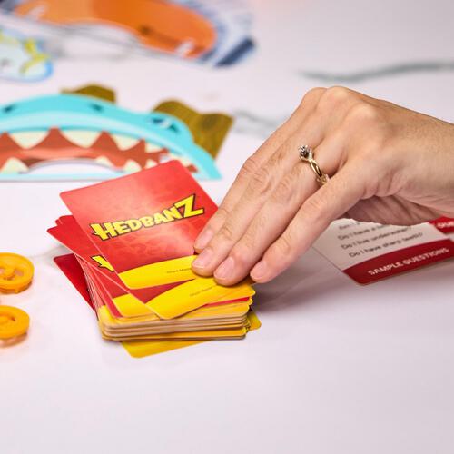 Hedbanz Picture Guessing Board Game