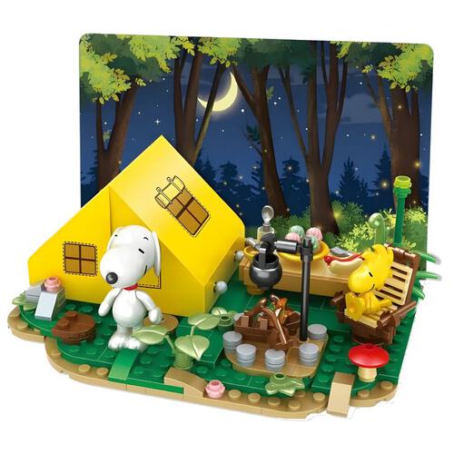 Snoopy Block Camping
