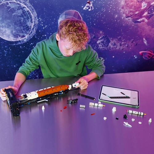 LEGO Technic NASA Artemis Space Launch System Rocket 42221