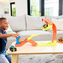 Hot Wheels Monster Truck Snake Bite Slam Out