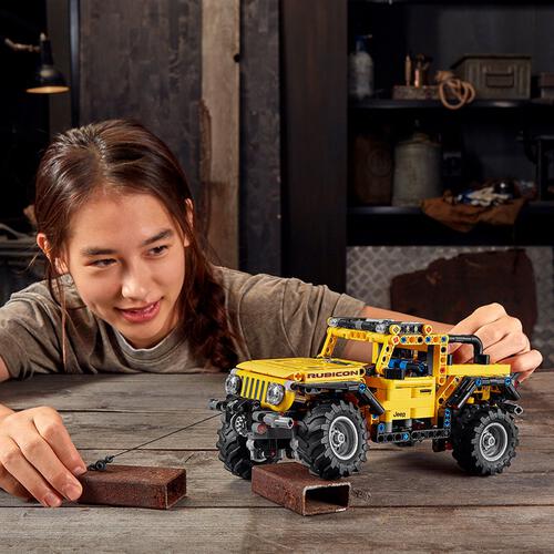 LEGO Technic Jeep Wrangler 42122  ToysRUs Malaysia Official Website