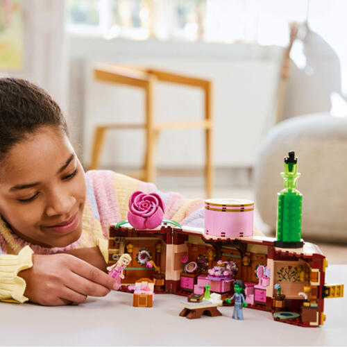 LEGO Glinda & Elphaba's Dormitory 75683