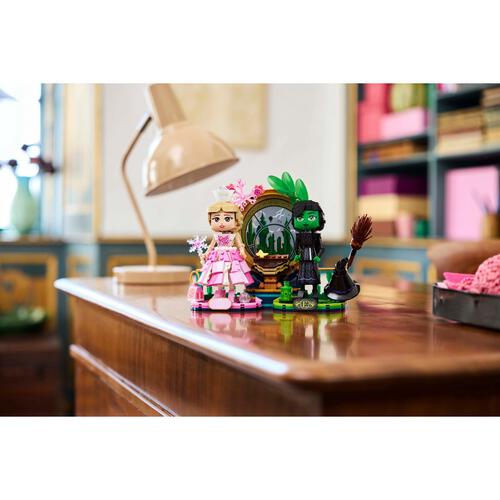 LEGO Elphaba & Glinda Figures 75682