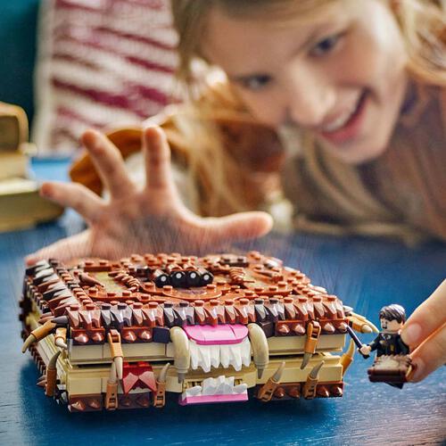 LEGO Harry Potter Chomping Monster Book Of Monst 76449