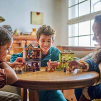 LEGO Harry Potter Quality Quidditch Supplies & Ice Cream Parlour 76452