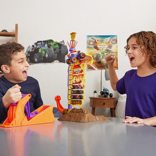 Monster Jam 1:64 El Toro Loco Big Air Challenge
