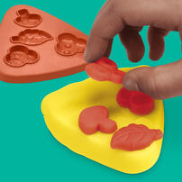 Play-Doh Treats to Go Playset - Assorted (1 Pc)